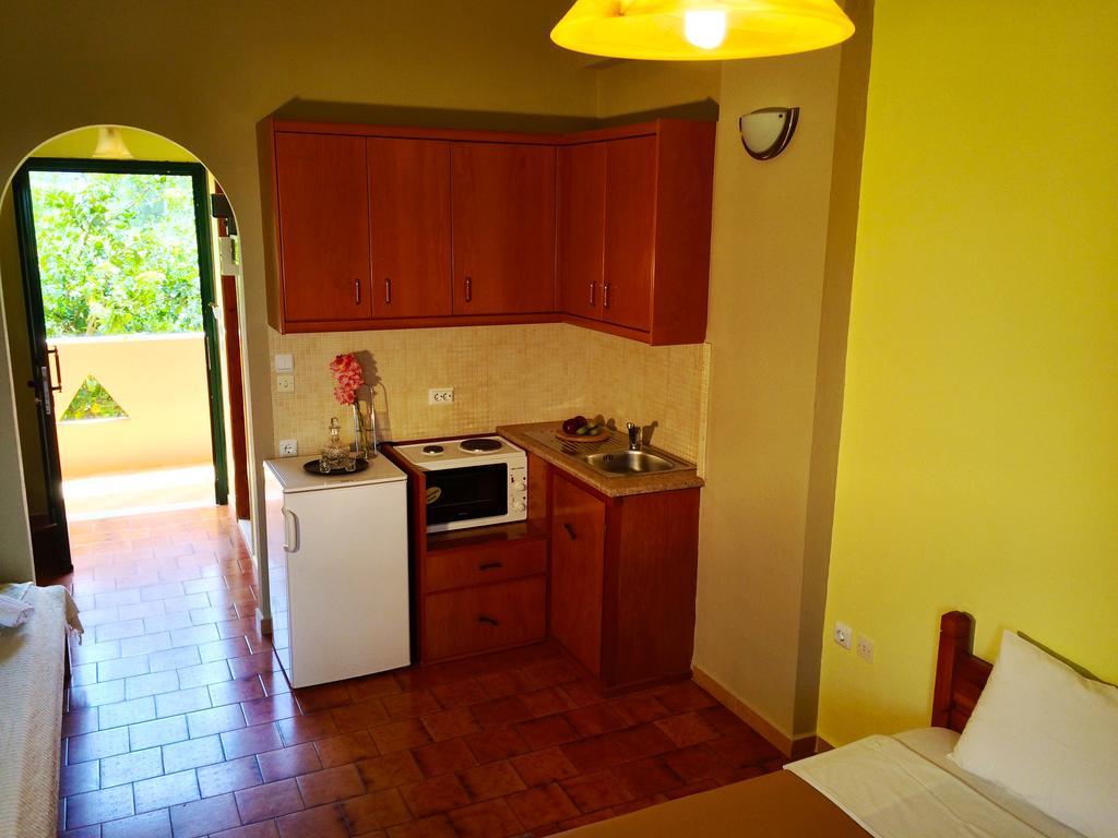 Chrissas Apartments Réthimno Kültér fotó